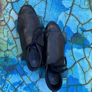 Roller Skates! Ridell roller skates in great condition! Size 7!